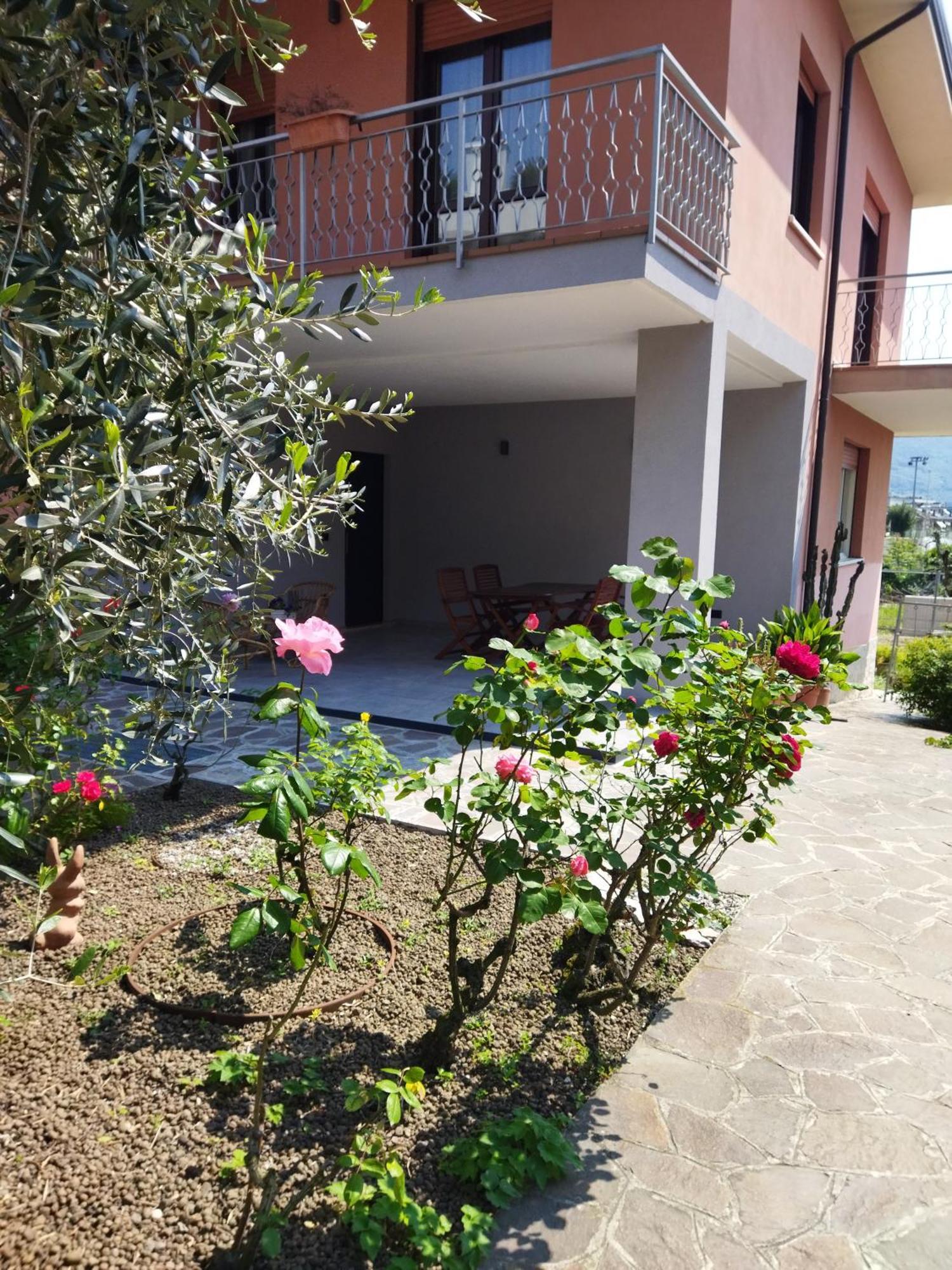 Apartamento Rose Garden House Wi-Fi Riva del Garda Exterior foto